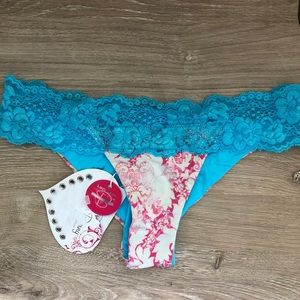 NWT Beach Bunny Swim Bottoms